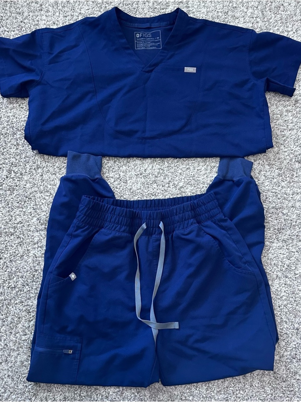 Figs women’s navy blue scrubs set